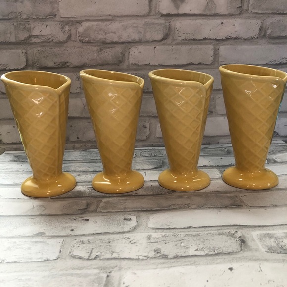 trisa Other - Trisa waffle cone ice cream sundae dishes set of 4